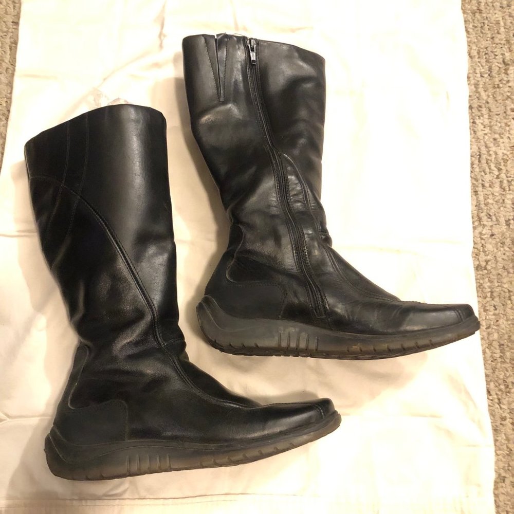 Kenneth Cole Reaction leather boots